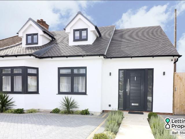 Albany Road, Hornchurch RM12, 5 bed bungalow to rent, £3,950 pcm | PrimeLocation