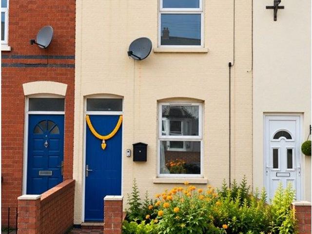 Albany Road, Reading RG30, 2 bed terraced house to rent, £1,450 pcm | PrimeLocation