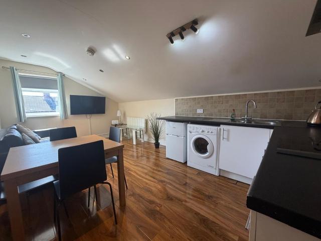 Albany Road, Roath CF24, 1 bed terraced house to rent, £750 pcm | PrimeLocation