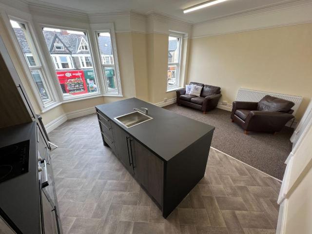 Albany Road, Roath CF24, 4 bed flat to rent, £2,400 pcm | PrimeLocation