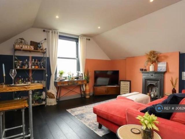 Albany Road, St Leonards On Sea, TN38 2 bed flat to rent £1,200 pcm £277 pw