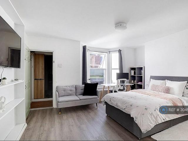 Albany Terrace, Chatham, ME4 1 bed flat to rent £995 pcm £230 pw