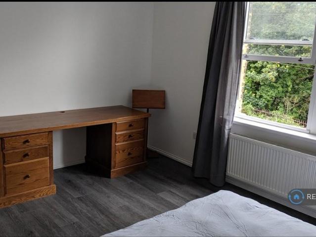 Albany Terrace, Chatham, ME4 1 bed in a house share to rent £620 pcm £143 pw