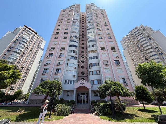 Albatros Sitesinde Deniz Manzaralı 4+1 Arakat Kiralık Daire