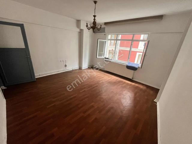 Albay Sadri Alantar Sk. İskanlı 2+1 90m2 Satılık Ferah Daire