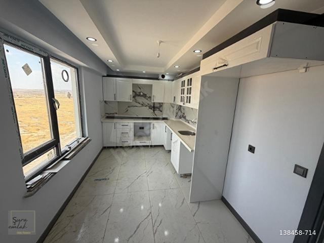 ALBAYRAK CADDESİ VE VADİŞEHİR YAKININDA SATILIK LÜKS 2+1 ARAKAT DAİRE!
