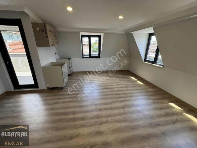 Albayrak Emlaktan Metro Yakın Kullanışlı Dublex Daire