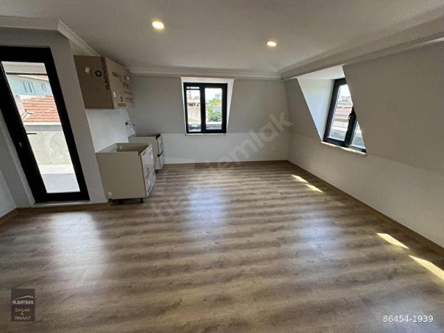 ALBAYRAK EMLAKTAN METRO YAKIN KULLANIŞLI DUBLEX DAİRE