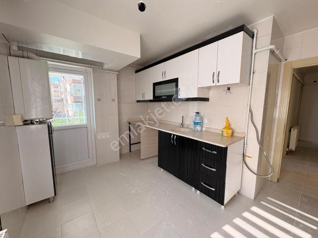 Albayrak Natoyolu Cadde Dibi Asansörlü Fırsat Kiralık 3+1 Daire