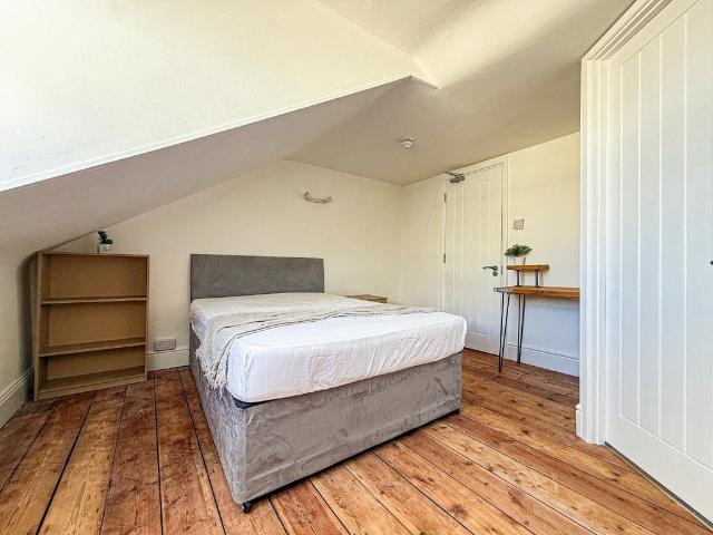 Albemarle Road, Taunton, Somerset 1 bed semi detached house to rent £900 pcm £208 pw