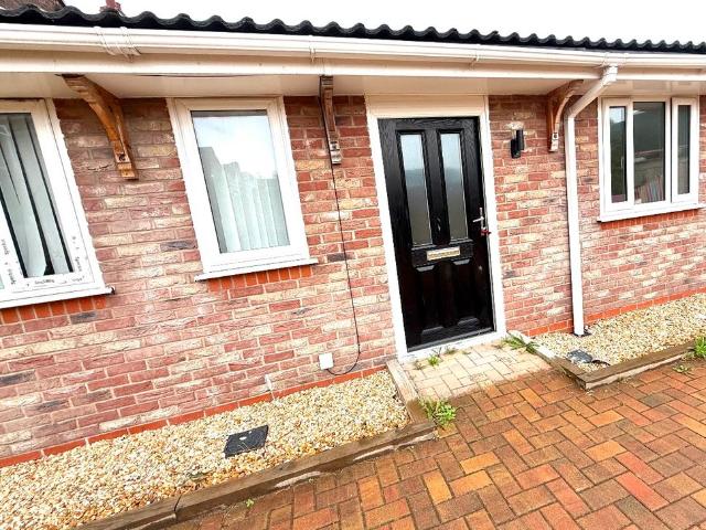 Albert Close, Albert Road, Widnes WA8, 1 bed bungalow to rent, £795 pcm | PrimeLocation
