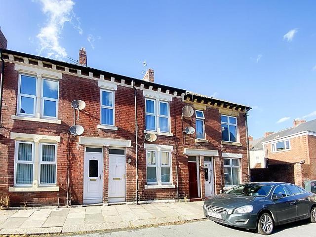 Albert Avenue, Wallsend 2 bed apartment to rent £695 pcm £160 pw