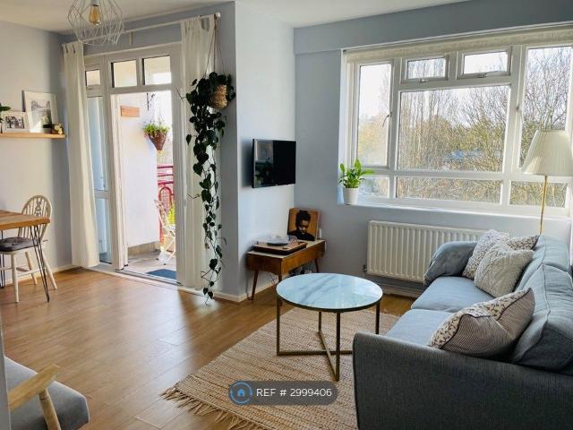 Albert Drive, Southfields SW19, 2 bed flat to rent, £2,200 pcm | PrimeLocation
