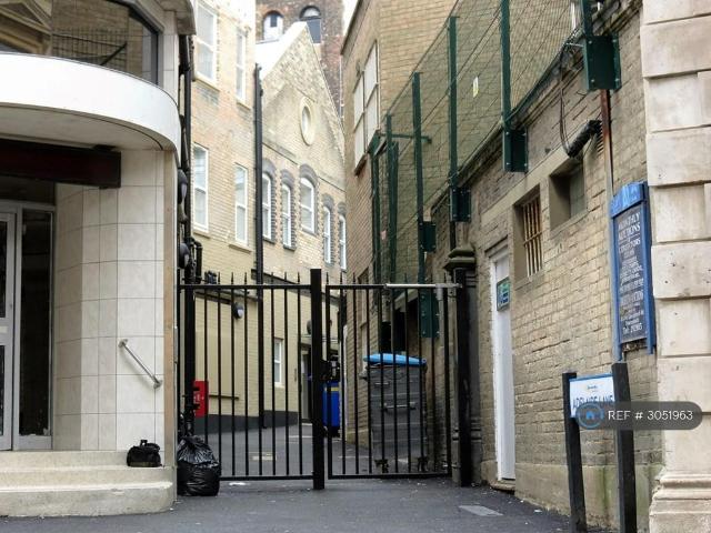 Albert House, Bournemouth, BH1 Studio to rent £775 pcm £179 pw