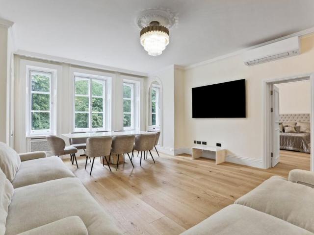 Albert Hall Mansions, Kensington Gore. 3 bed apartment to rent £21,667 pcm £5,000 pw