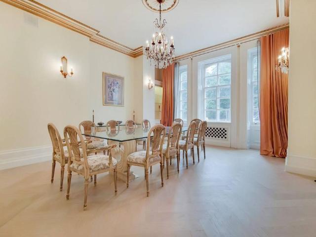 Albert Hall Mansions, Knightsbridge. 3 bed flat to rent £15,167 pcm £3,500 pw