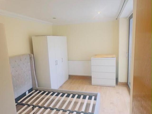Albert Square E15 1 bed flat to rent £1,750 pcm £404 pw