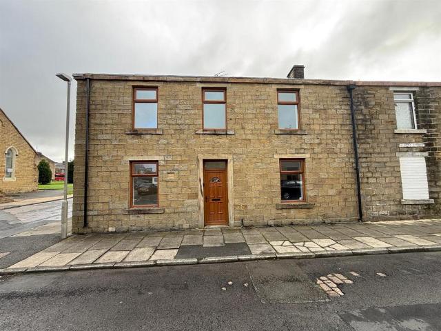 Albert Street, Clayton Le Moors. 3 bed terraced house to rent £750 pcm £173 pw