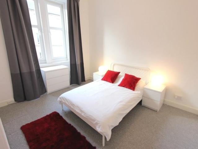 Albert Street, Edinburgh EH7 1 bed flat to rent £1,095 pcm £253 pw