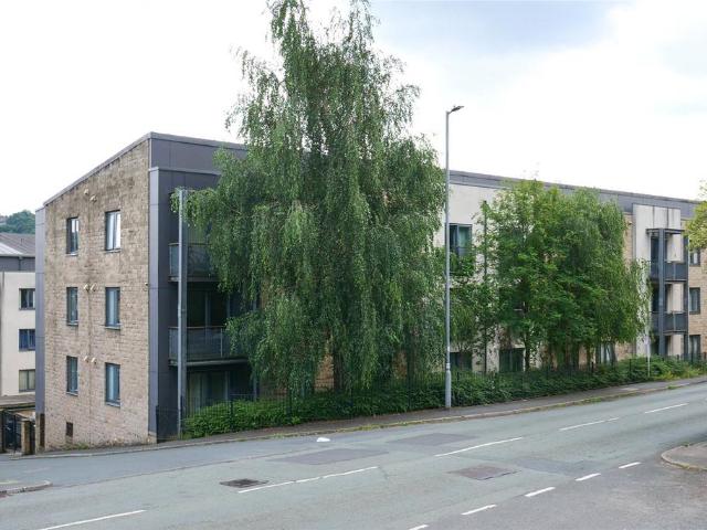 Albert Street, Shipley BD17 1 bed flat to rent £600 pcm £138 pw