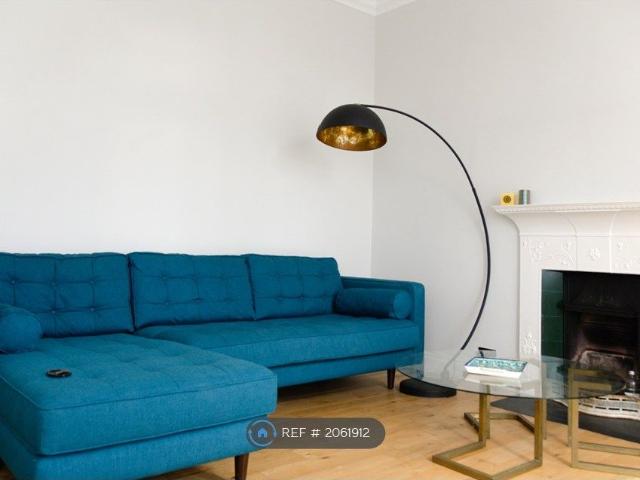 Albert Palace Mansions, London SW11, 2 bed flat to rent, £2,900 pcm | PrimeLocation