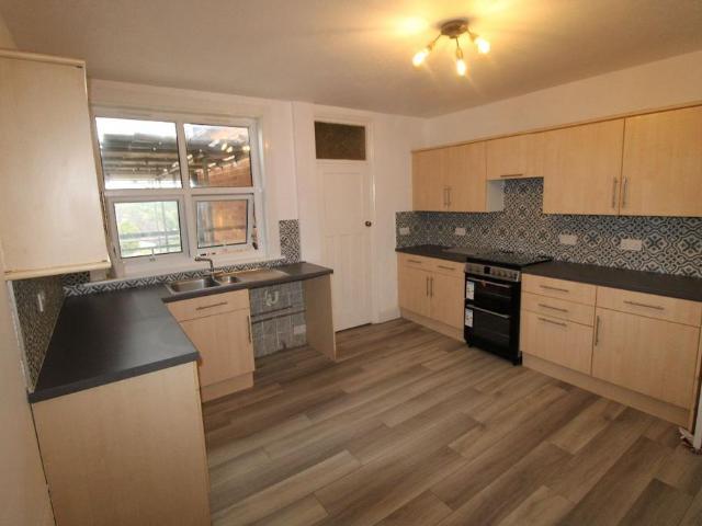 Albert Parade 3 bed maisonette to rent £1,550 pcm £358 pw