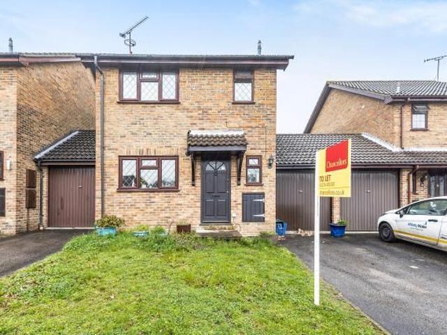 Albert Road, Bagshot GU19, 3 bed link detached house to rent, £2,000 pcm | PrimeLocation