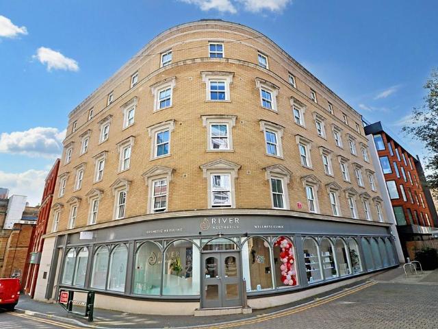 Albert Road, Bournemouth BH1 1 bed flat to rent £850 pcm £196 pw