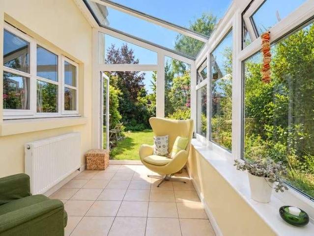 Albert Road, Cowes, Isle Of Wight, PO31