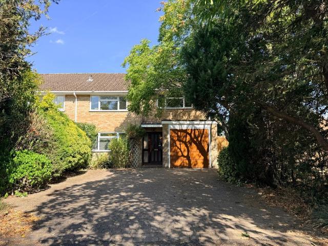 Albert Road, Farnborough GU14, 4 bed semi detached house to rent, £2,250 pcm | PrimeLocation