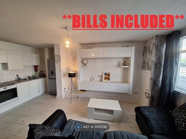 Albert Road, Farnworth, Bolton BL4, 2 bed flat to rent, £1,295 pcm | PrimeLocation
