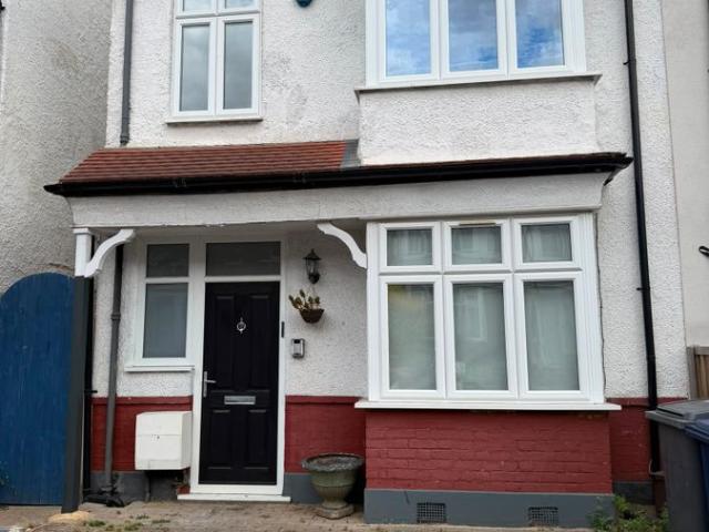 Albert Road, Hendon, London NW4, 4 bed semi detached house to rent, £3,500 pcm | PrimeLocation
