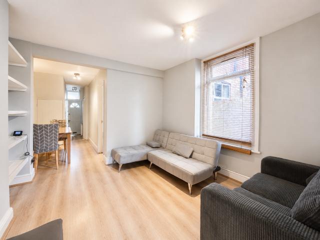 Albert Road, Hendon, London NW4, 2 bed flat to rent, £1,700 pcm | PrimeLocation