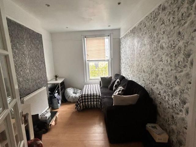 Albert Road, London SE25, 1 bed flat to rent, £1,900 pcm | PrimeLocation