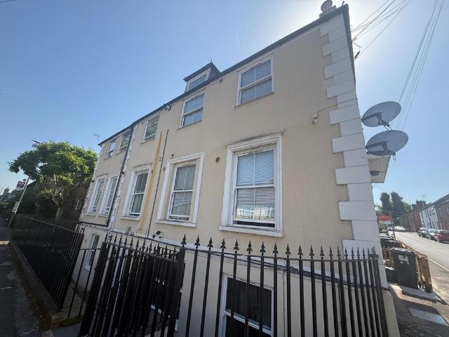 Albert Road, Orpington, BR5 3 bed flat to rent £1,750 pcm £404 pw
