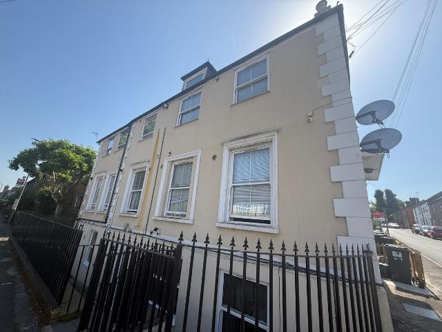 Albert Road, Orpington BR5, 3 bed flat to rent, £1,800 pcm | PrimeLocation