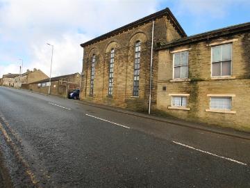Albert Road, Queensbury, Bradford BD13, 1 bed flat to rent, £525 pcm | PrimeLocation