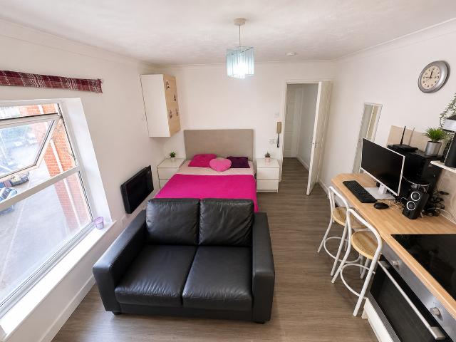 Albert Road South, Southampton SO14, Studio to rent, £1,000 pcm | PrimeLocation