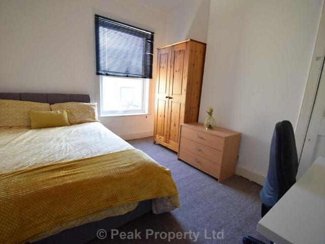 Albert Road, Southend On Sea SS1 1 bed in a house share to rent £505 pcm £117 pw