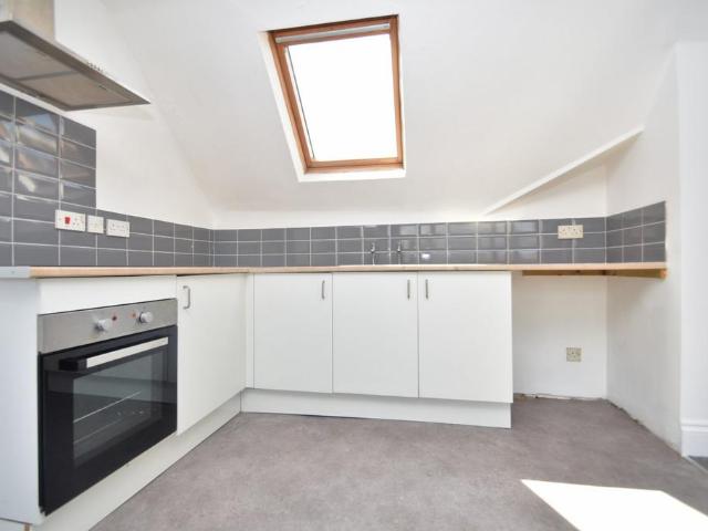 Albert Road, Southsea PO5 2 bed flat to rent £1,000 pcm £231 pw