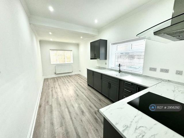 Albert Road, Southsea, PO5 2 bed maisonette to rent £1,150 pcm £265 pw