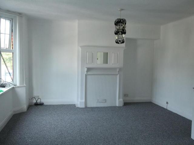 Albert Terrace Green Street. 3 bed flat to rent £1,475 pcm £340 pw