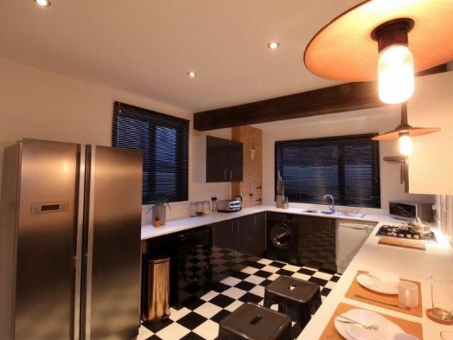 Albert Terrace, Middlesbrough, North Yorkshire TS1, 4 bed detached house to rent, £450 pcm | PrimeLocation