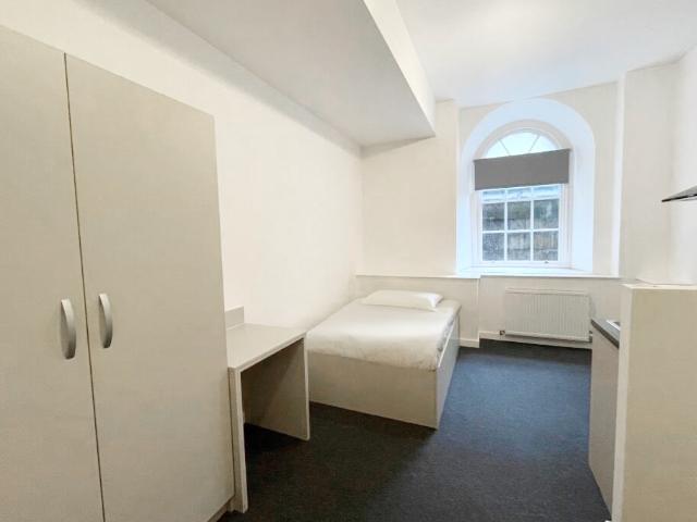 Albert Terrace Road, Sheffield S6, Studio to rent, £600 pcm | PrimeLocation