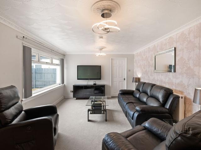 Alberta Avenue, Livingston EH54, 3 bed detached bungalow to rent, £1,350 pcm | PrimeLocation