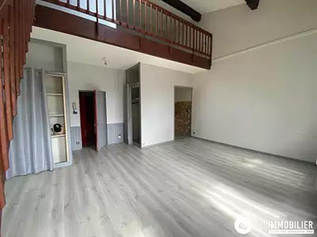 Albi 81000 Location appartement 1 pièce t1 au dernier étage