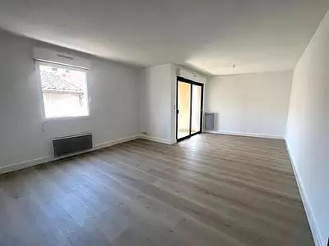 Albi 81000 Location appartement 3 pièces t3 terrasse parking