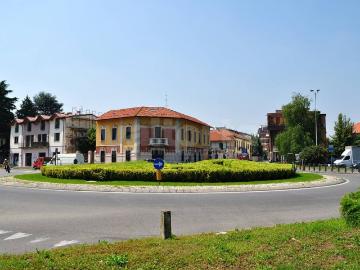 Albiate Via Cesare Battisti 1