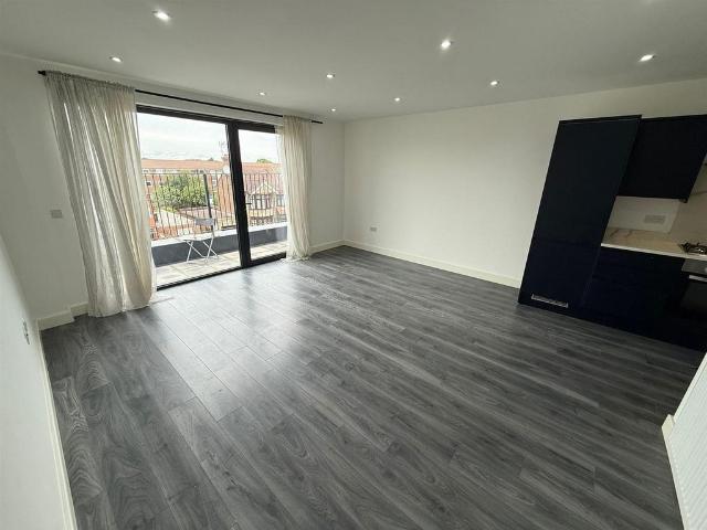 Albion Court, Ordnance Road, Enfield 2 bed flat to rent £2,000 pcm £462 pw