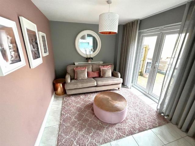Albion Crescent, Corsham, SN13
